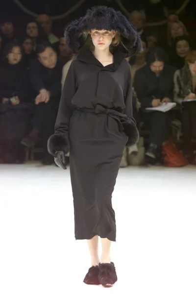 Look 16
